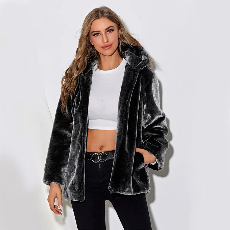 

New Winter Long Sleeve Haining Furs Coat Solid Color Women Fashion Warm Fur Coats Outerwear Fake Fur Shawl Women Clothing