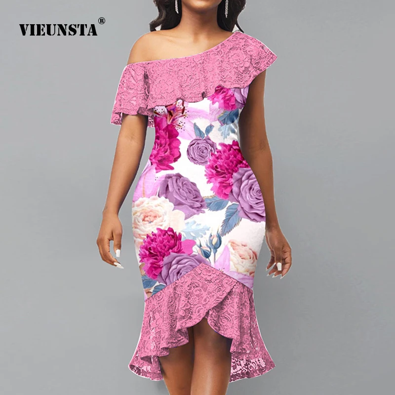 

Женское кружевное приталенное платье-миди с косым плечом и цветочным принтом