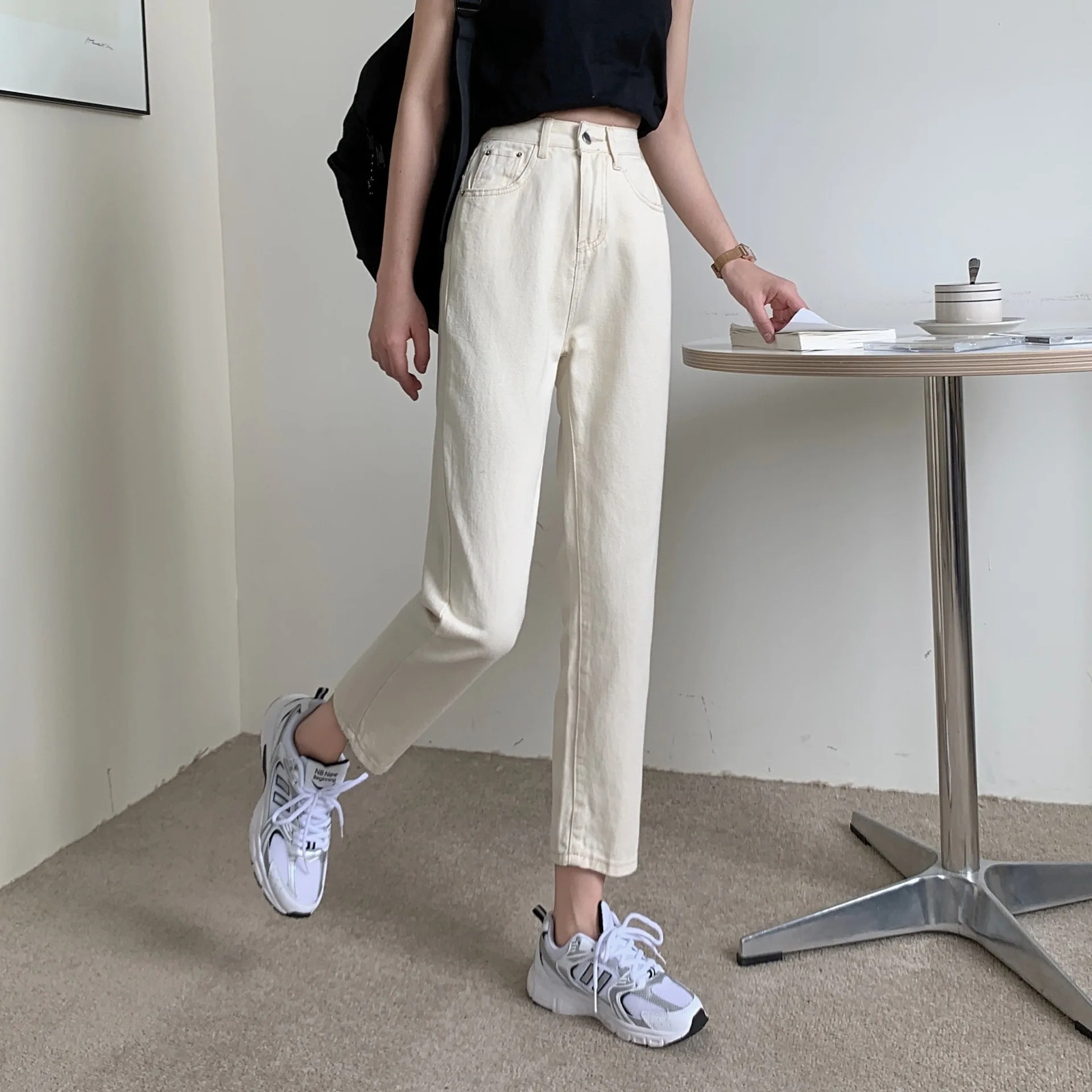 YUDX Women Harem Jeans Pants Fashion High Waist Loose White Denim Jeans Female Buttons Trousers Spring 2023 Streetwear