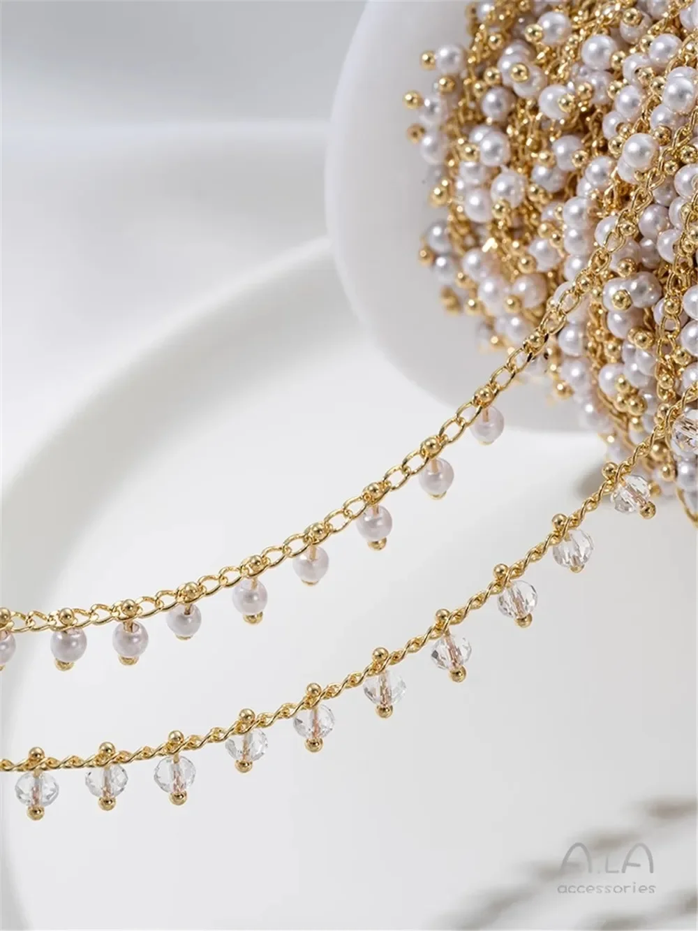 14-каратное золотого цвета подвесная жемчужная цепочка граненый круглый циркон