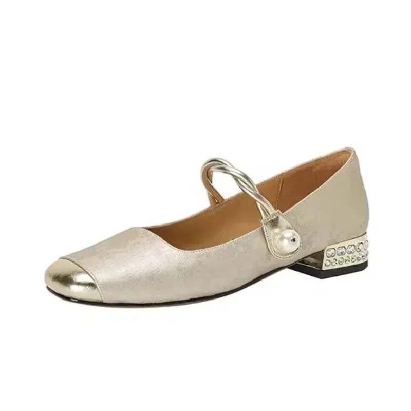 Женские туфли-лодочки с квадратным носком на массивном каблуке