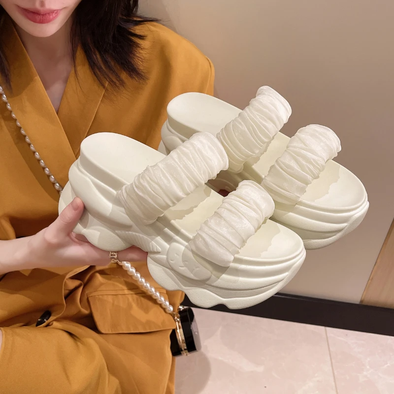 Summer Thick Sole Platform Women's Sandals New Fold Elevated Solid Pine Cake Sole Wearing Women's Sandals and Slippers Outside