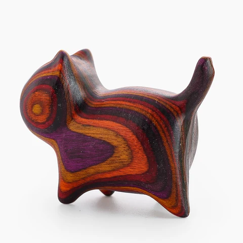 Деревянная статуэтка Безликий Кот из радужного эвкалипта