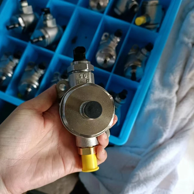 1 шт. автомобильный топливный насос 06J127025J как показано автомобильные