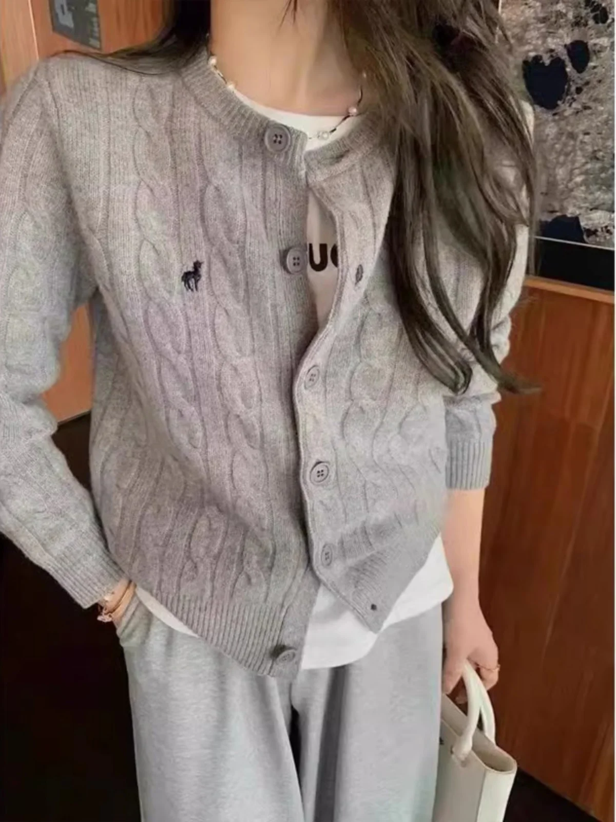 Шерстяной вязаный кардиган с круглым вырезом женский осенне-зимний свитер в