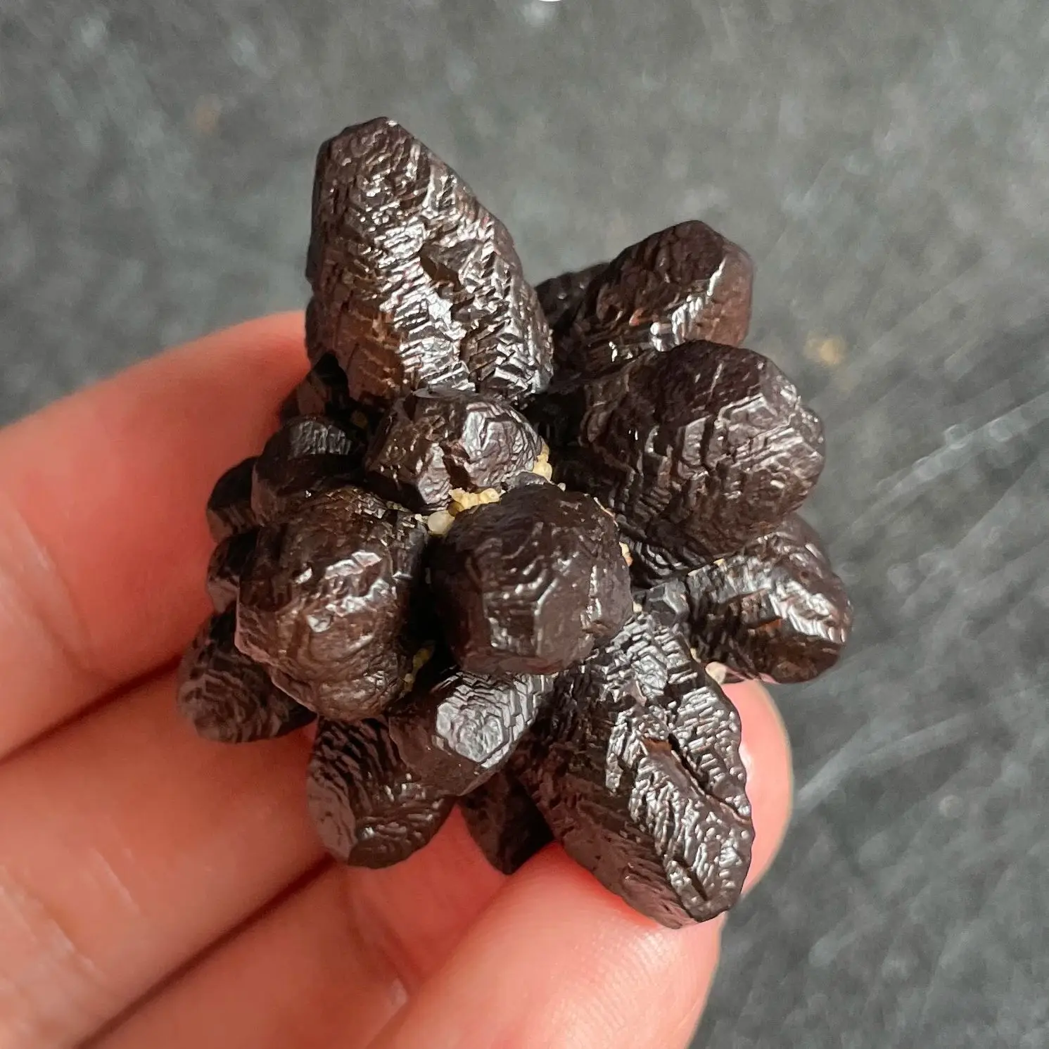 Природный Карбонат черный алмаз Несимметричное пророчество камень с