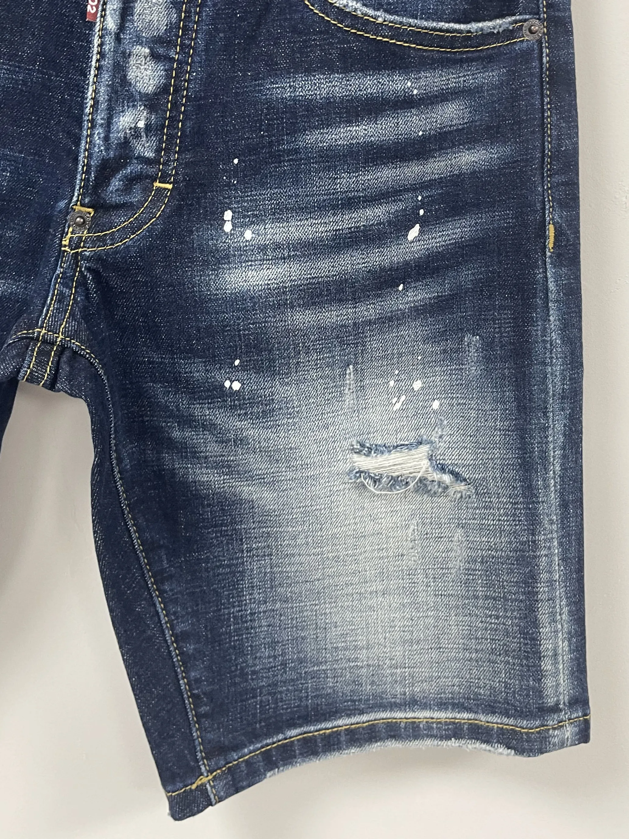 2024 весна/лето новые джинсы D2 модные мужские потертые царапанные с заплатками