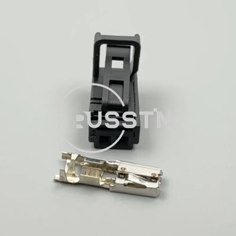 

1 комплект, 2-контактный разъем для дверной лампы 4B0971832 4B0971832 4E0972575