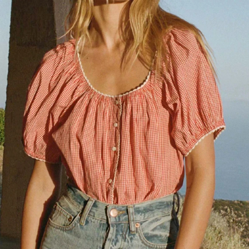 

Женская блузка с круглым вырезом, красная однобортная Свободная блузка в пасторальном французском стиле с принтом в клетку, кружевными рук...