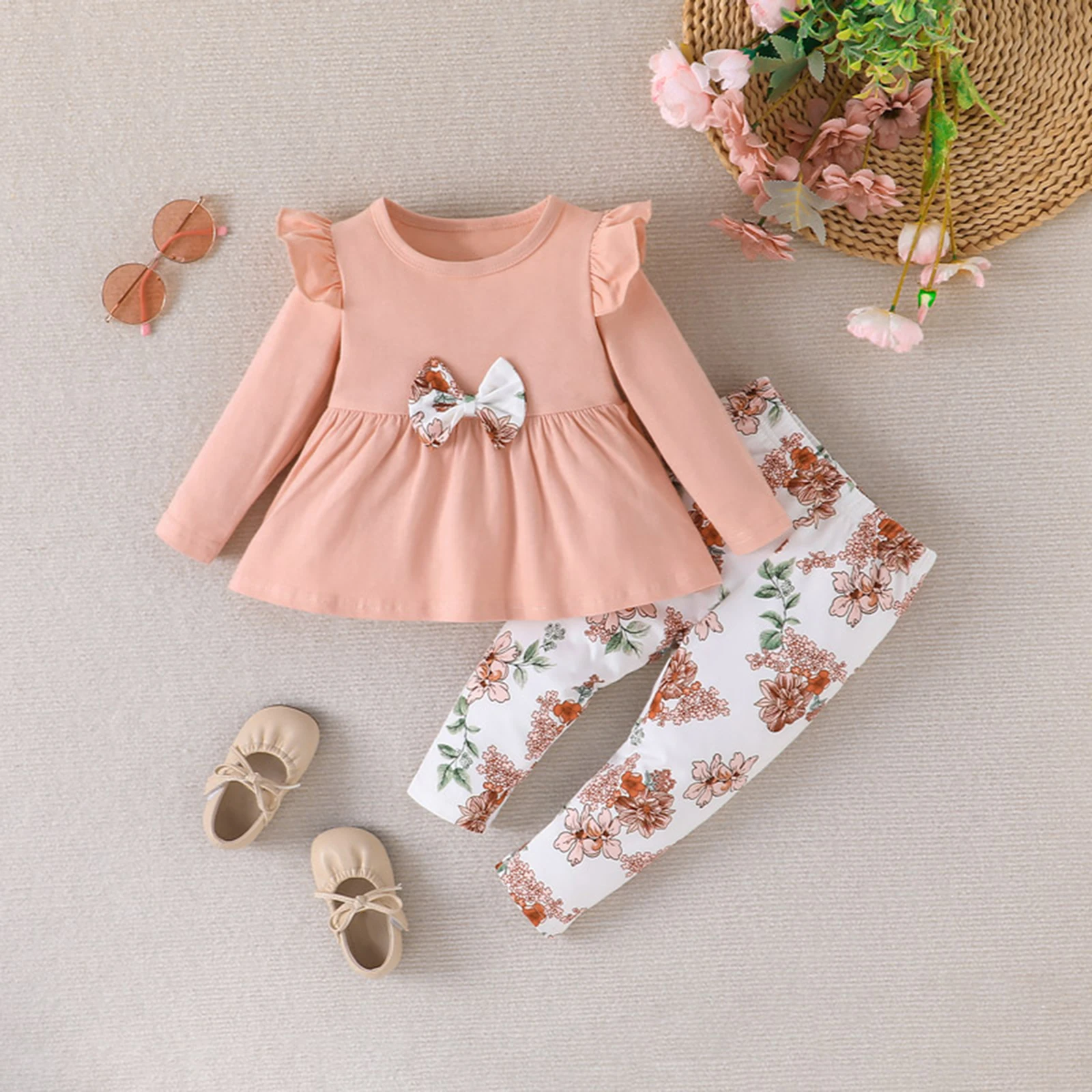 

BeQeuewll Baby Girls Cute 2-piece Outfit Long Sleeve Crew Neck Bow T-shirt with Flower Print Pants Fall Clothes For 0-2 Months