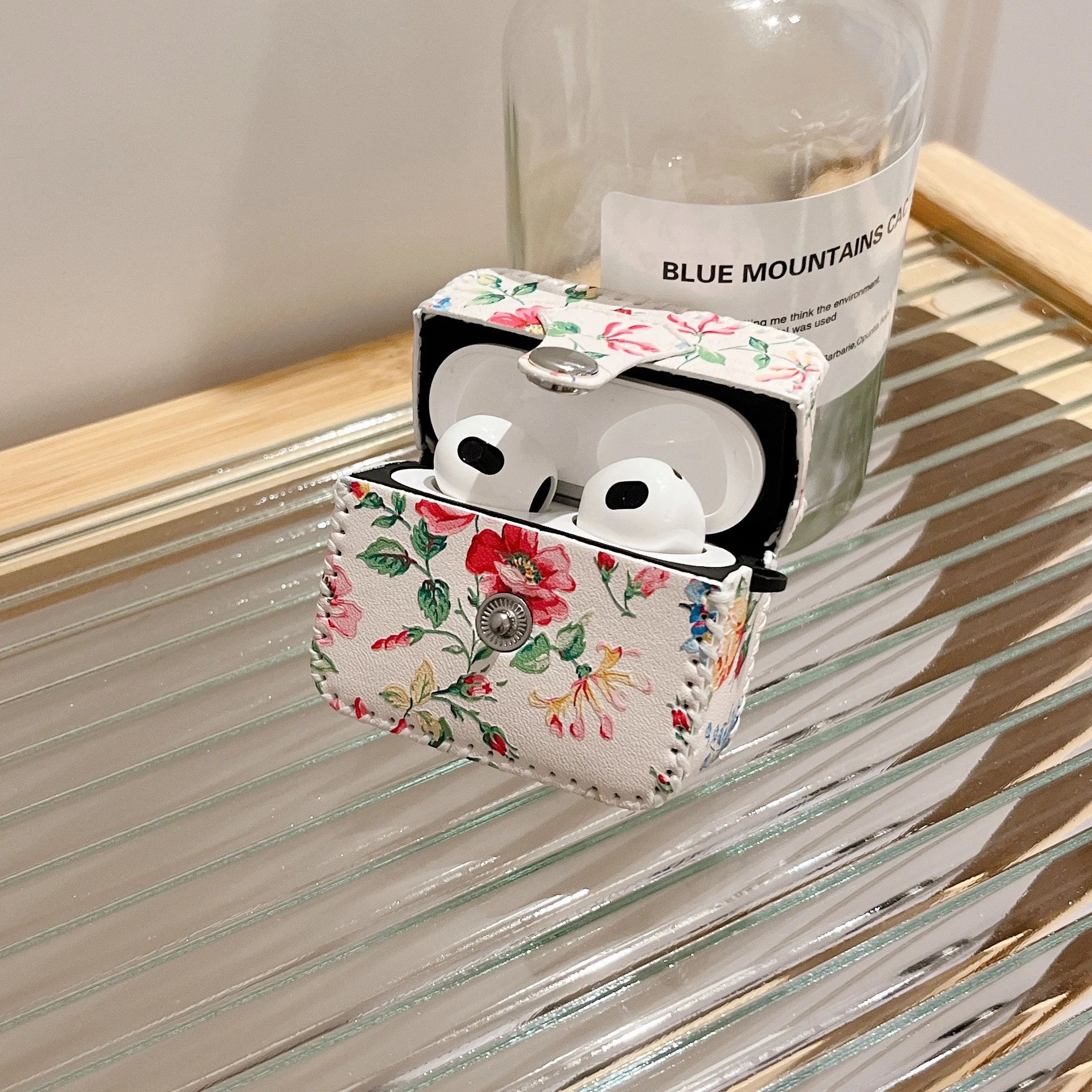 

Стильный кожаный чехол для наушников Airpod Pro 123 для женщин и девушек с надежным зажимом