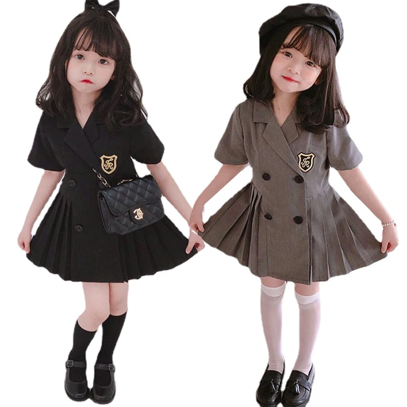 

Новинка лета 2022, для девочек, для родителей и детей, в японском студенческом стиле, тонкий плиссированный двубортный костюм, платье для мате...