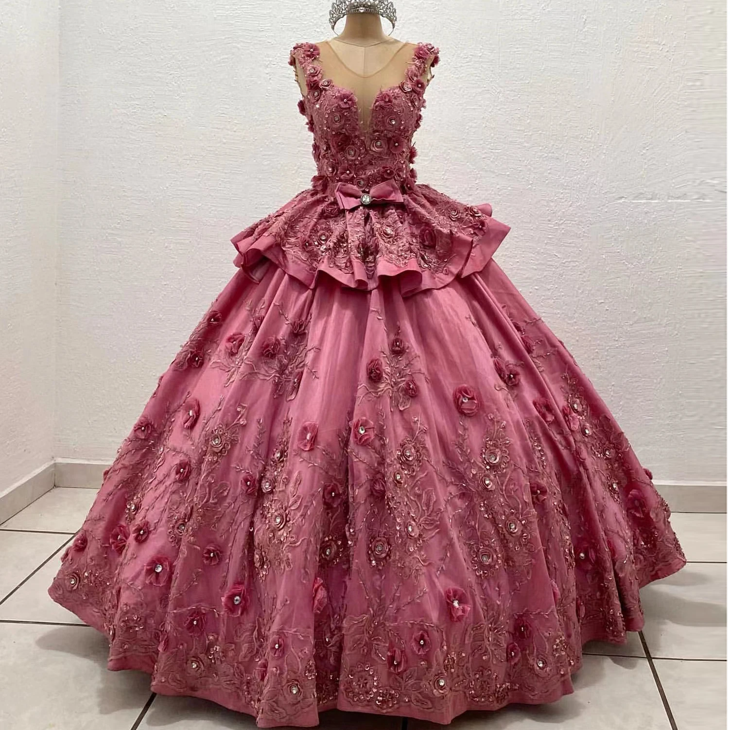 

Luxury Pink Quinceanera Dresses Appliques Sequined 3D Flowers Sweet 16 Birthday Party Ball Gown Ruffy Prom Dress Robes De Soirée