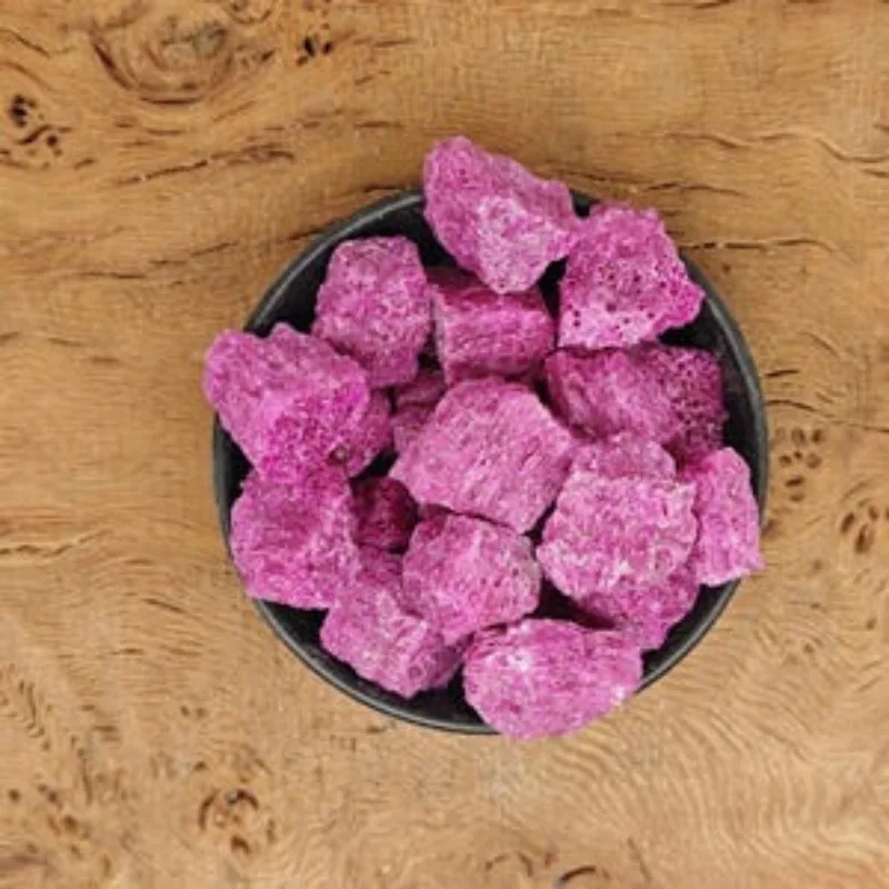 Необработанный камень из красного корунда - необработанный кристалл грубые