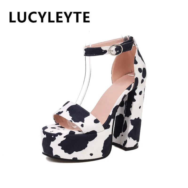 

2022 Ladies Summer New European and American Fashion Chunky Heel Sandals Simple One Word Buckle Strap Square Toe Sandals