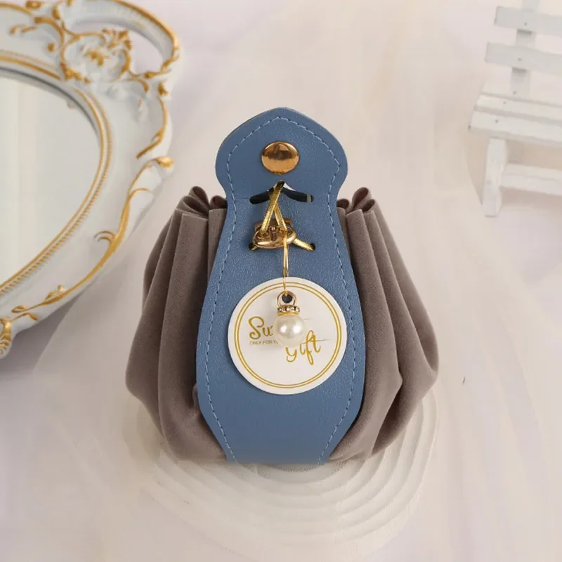 

Кожаный подарочный мешочек