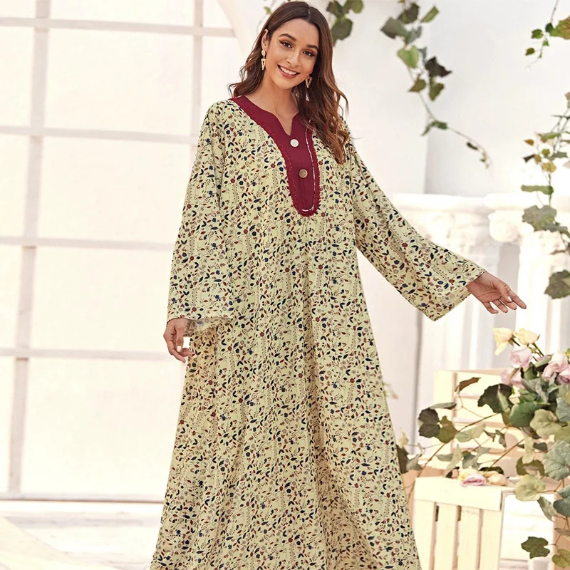 

Женское платье с длинным рукавом и V-образным вырезом