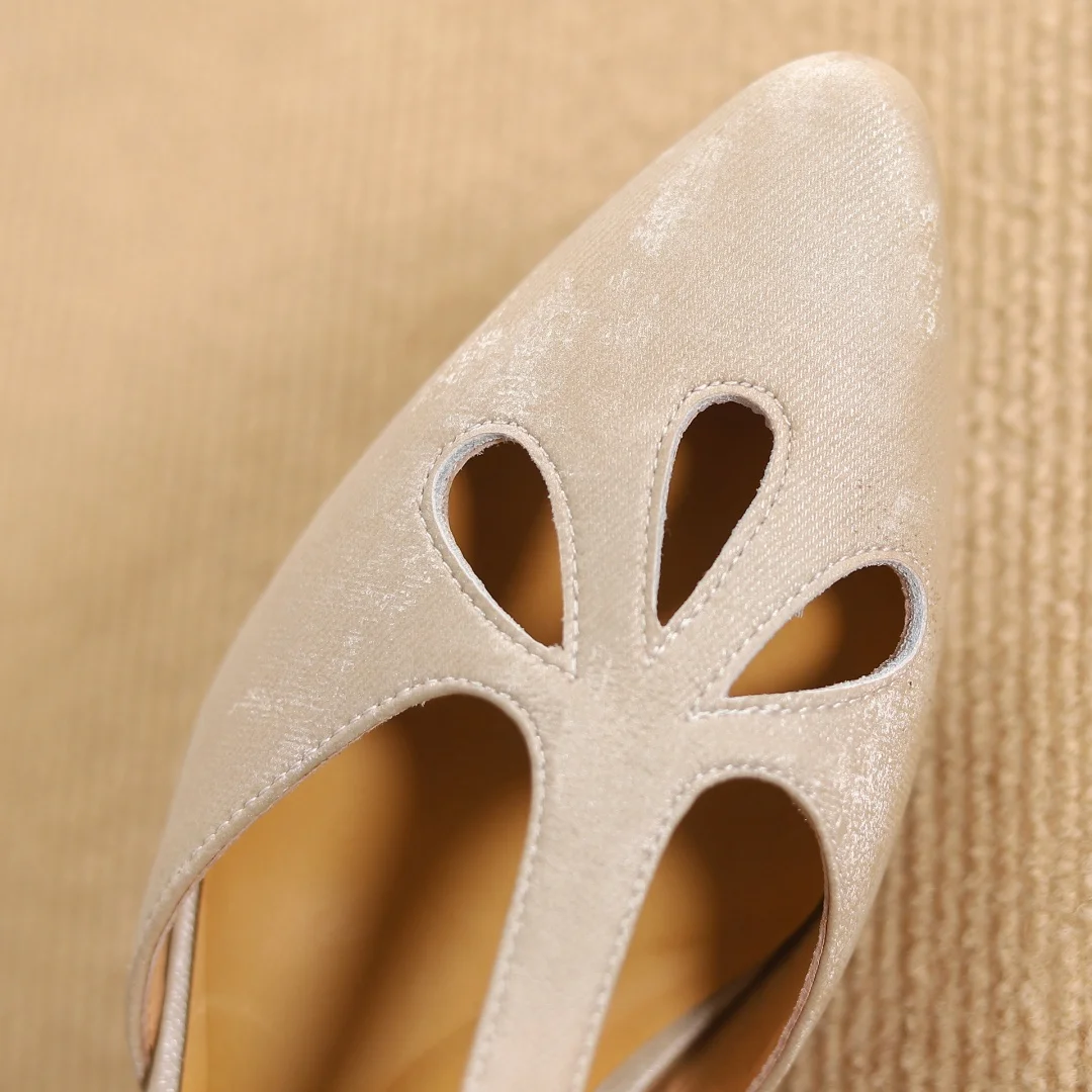 Женские босоножки из натуральной кожи с Т-образным ремешком и острым носком