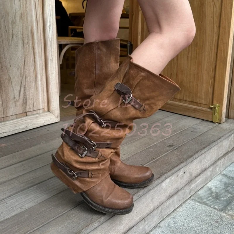 Ботинки до середины икры с пряжкой в стиле ретро коричневые плиссированные брюки