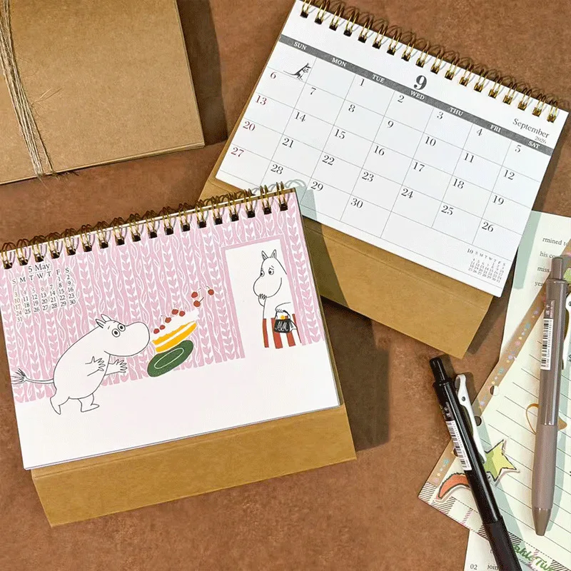 Фото Настольный календарь Kawaii Anime Moomins Series 2026 с мультяшными персонажами, креативный дизайн, для мужчин и женщин, для работы/учебы №1