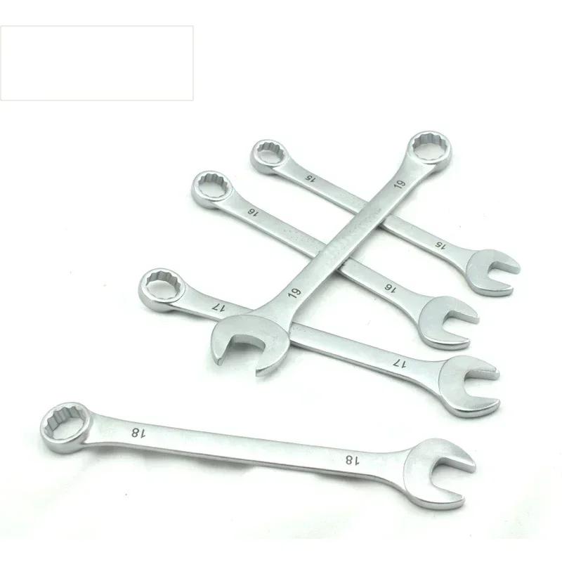 Ремкомплект для ремонта автомобиля торцевой ключ с храповым механизмом и