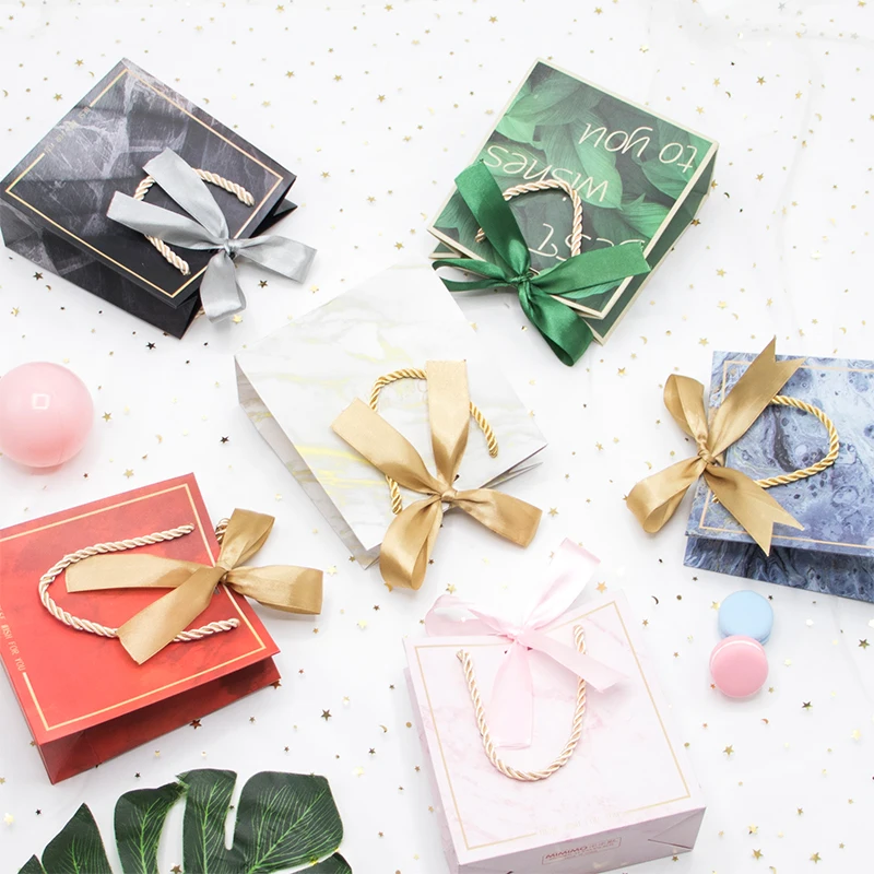 

10pcs Wedding Favors Packaging Bag Paper Gift Box for Guests Valentine's Day Engagement Birthday Party Candy Boxes With Ribbon
