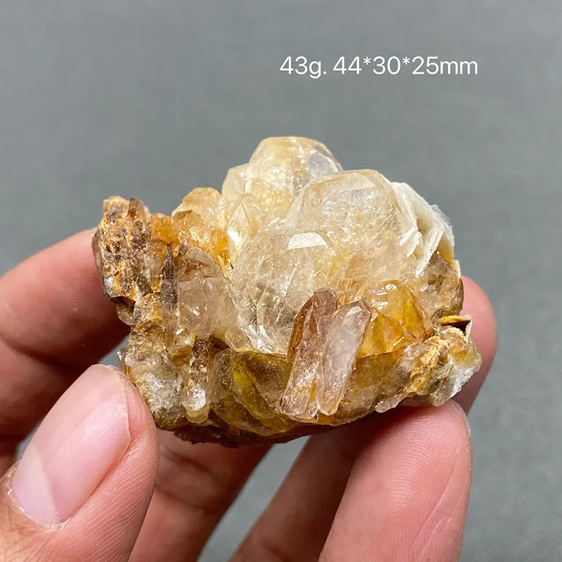 Хрустальный рудный камень из Китая Xuebaoding