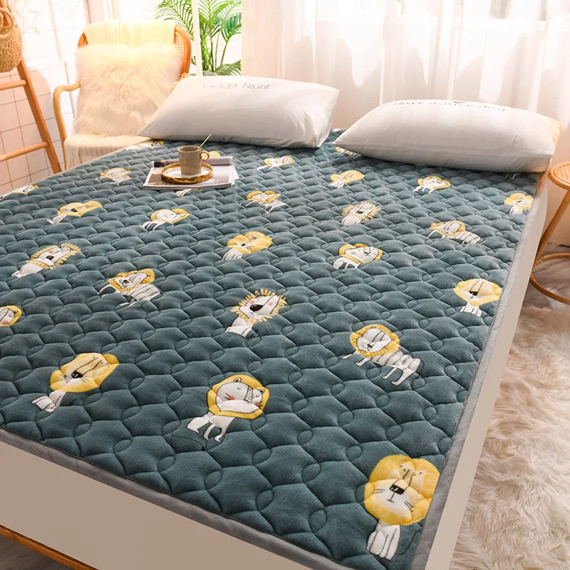 

Осенне-зимний бархатный теплый Противоскользящий матрас с принтом для односпальной кровати для детей и взрослых Прямая поставка