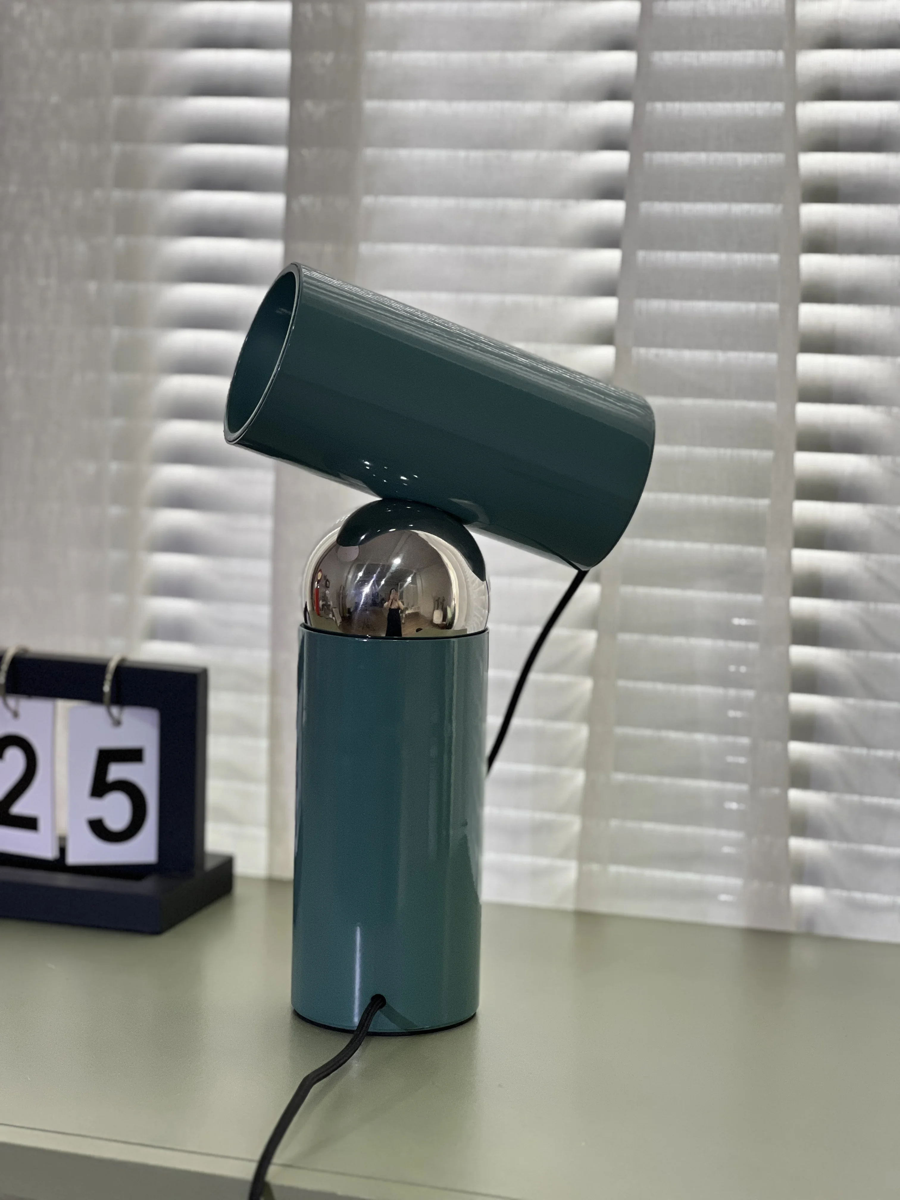 Серия регулируемая настольная лампа с магнитным подключением прикроватная