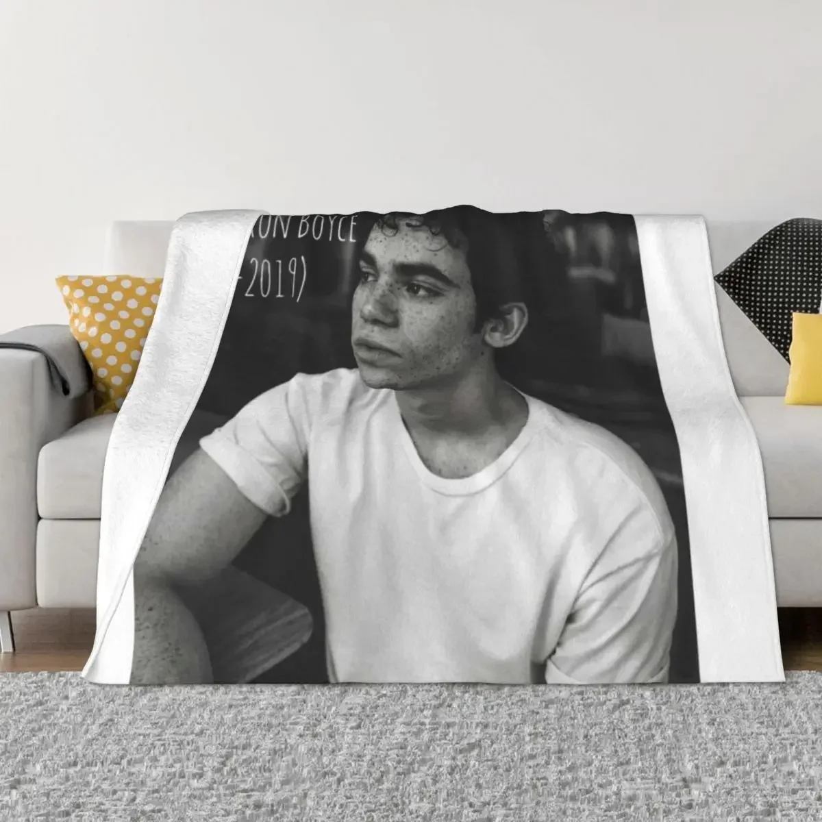 Роскошное тонкое декоративное одеяло Cameron Boyce