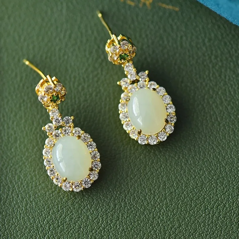 Женские серьги с белым нефритом инкрустированные