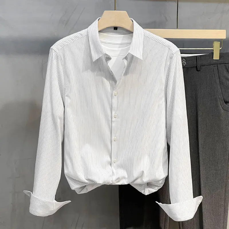 

Полосатая Мужская рубашка с длинным рукавом, осенняя новая Корейская версия, модная повседневная мужская однобортная рубашка в полоску с длинными рукавами, Топ