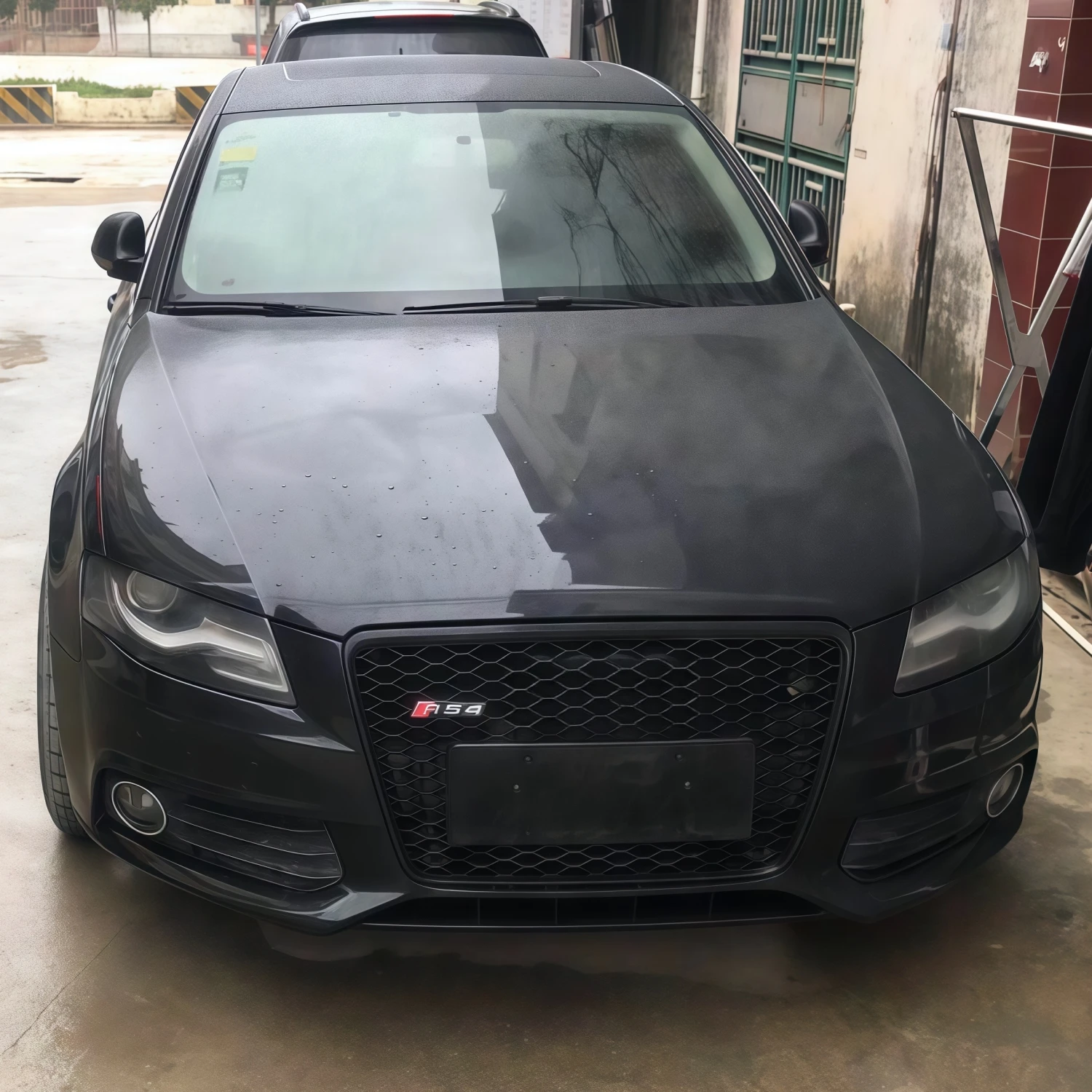 Фото Высококачественная сетчатая передняя решетка из АБС-пластика для Audi A4 S4 B8 2008-2012, обновленная, черная, с хромированной серебристой эмблемой №4