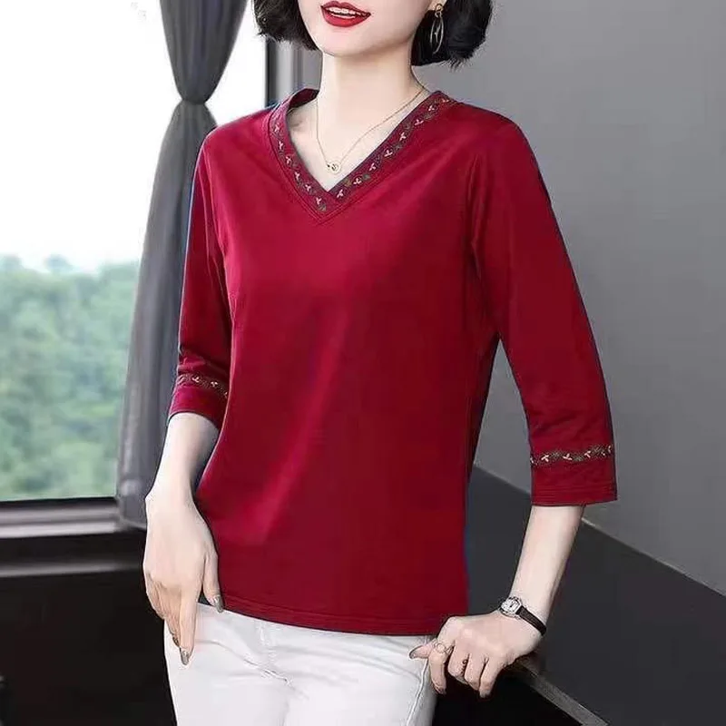 

Mercerized Cotton Three Quarter Sleeve T-shirt V-Neck Embroidery Spring Summer Women Loose Middle Aged Large Size Mother Top Tee