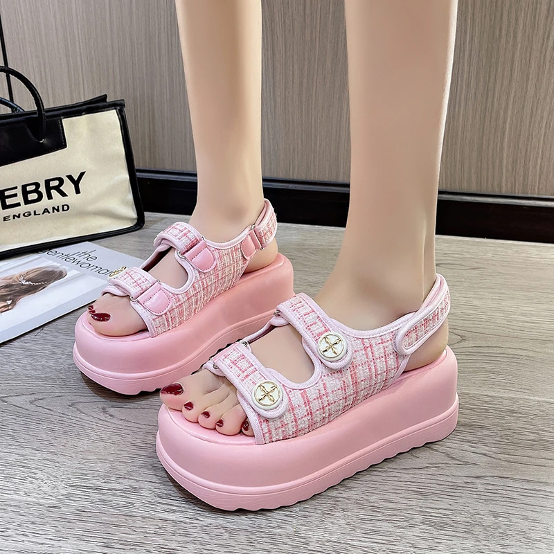 Luxury Woman Platform Sandals Ladies Elegant Medium Women's Shoes Flats Summer Sandals Women 2023 New Designer Shoes Girls