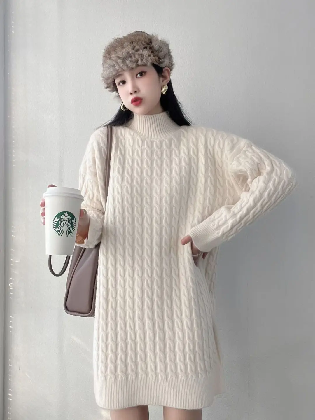 Женское винтажное вязаное платье-свитер средней длины