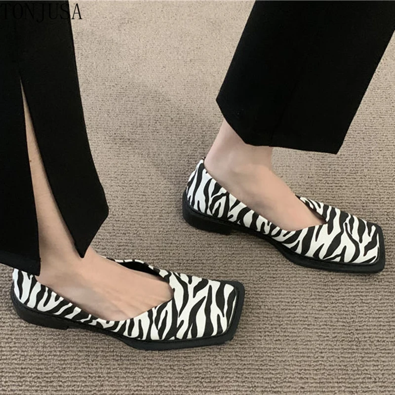 

Women Leather Shoes Zebra Print Square Head Pumps 2022 New Slip-on Soft Sole Cozy Loafers Daily Commute Simple Black Shoes Women
