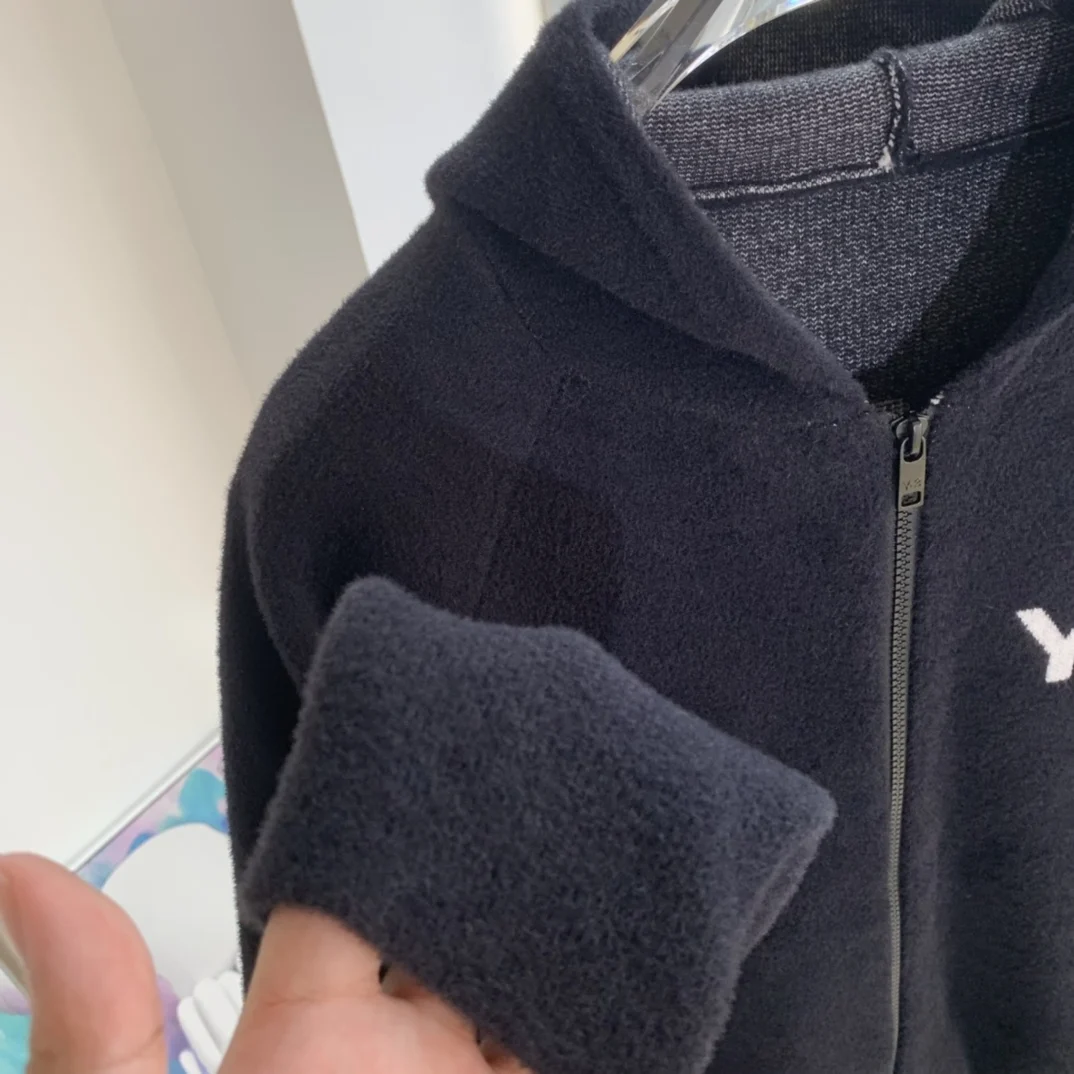 Рисунок 4 - Толстовка Y3, новинка