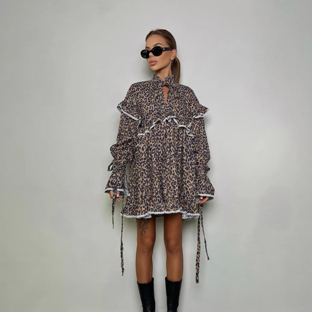 

Детское платье с расклешенными рукавами и принтом