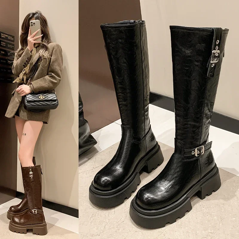 Современные ботинки до колена на квадратном каблуке. Зимняя женская обувь с