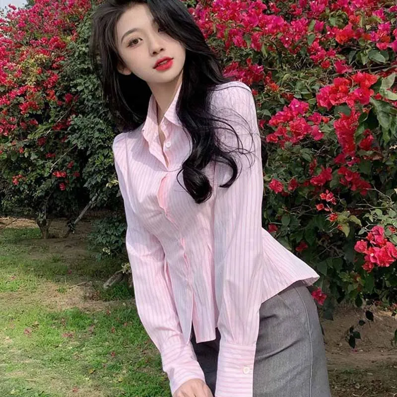 Женская рубашка в полоску