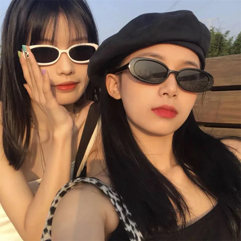 

Новинка 2022, овальные черные солнцезащитные очки для женщин и мужчин, роскошные маленькие очки в стиле ретро, женские солнцезащитные очки UV400...