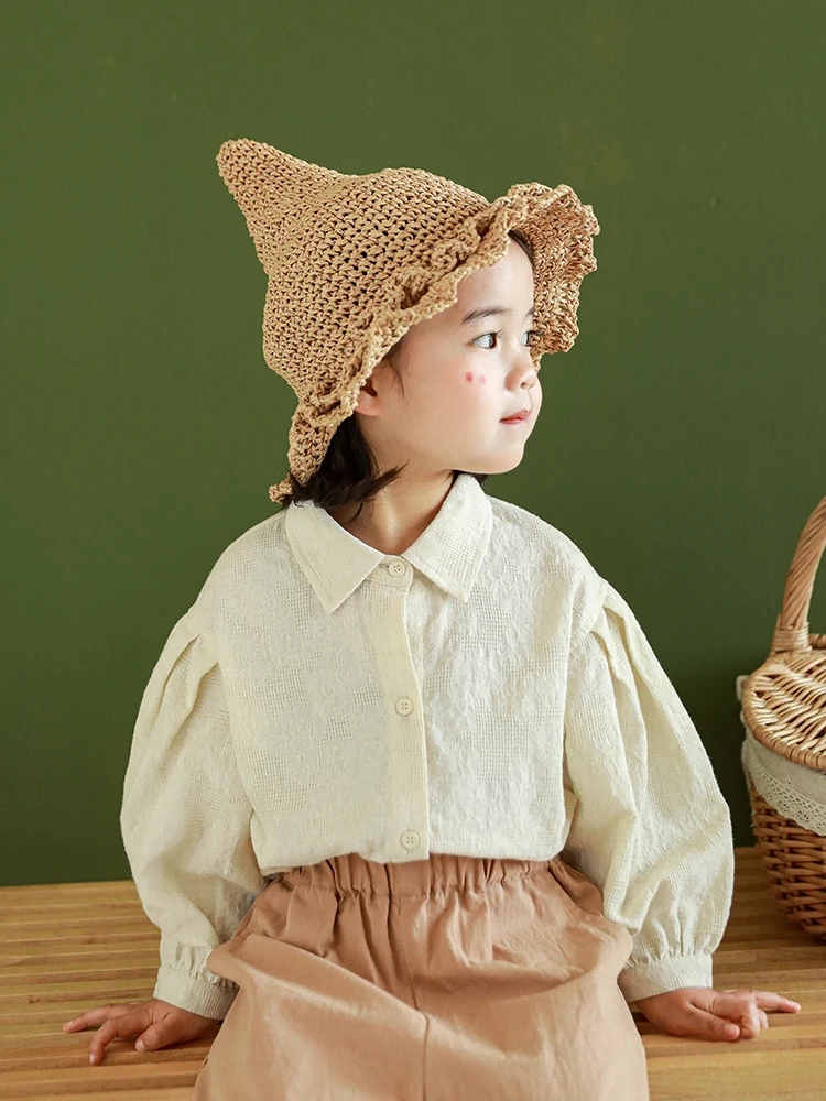 

Girls' Retro Long Sleeve Lapel White Shirt Spring New Exquisite Embossed Flowers Simple Wild Top