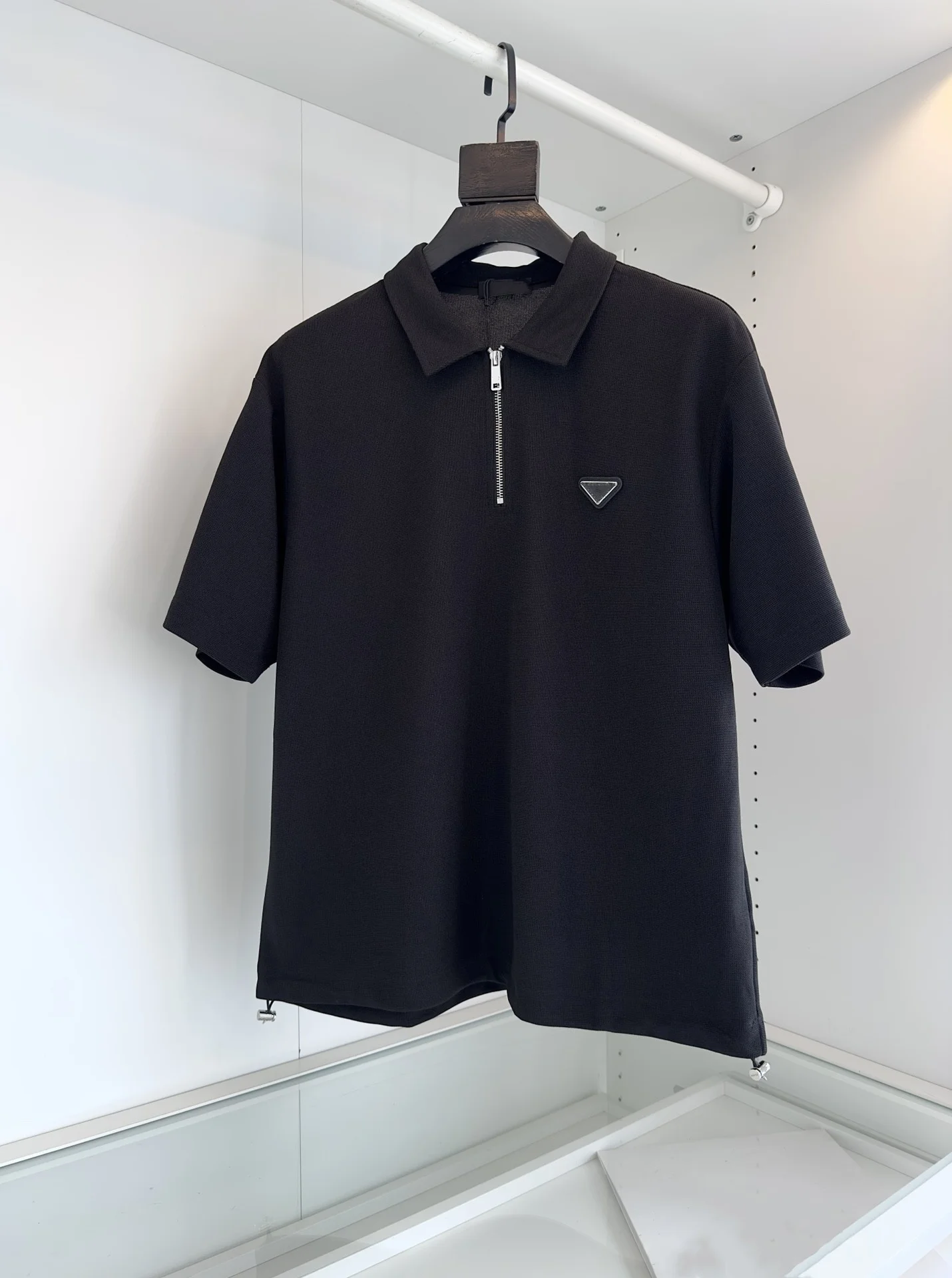 

Мужская футболка-поло с коротким рукавом, черная регулируемая футболка-поло на молнии с воротником спереди и дышащей каймой, лето 2023