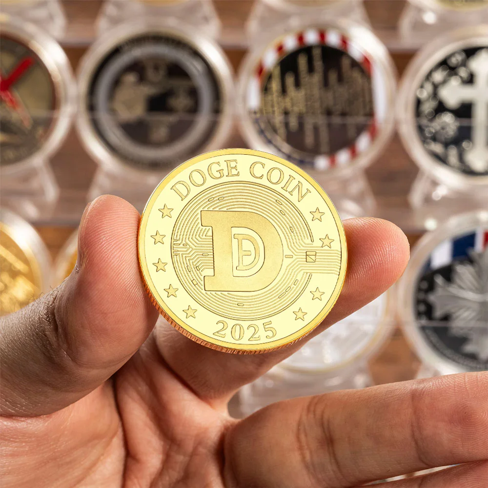 

Коллекционная монета Doge Coin с позолотой