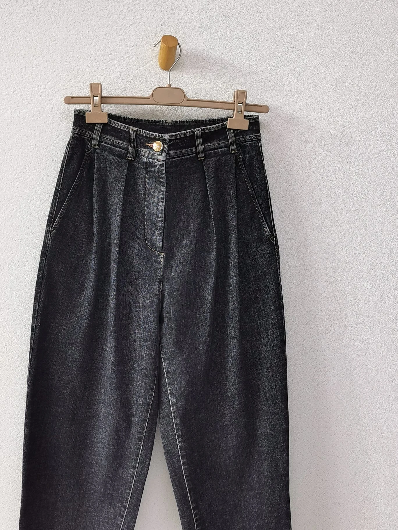 Рисунок 4 - Женские джинсы, штаны