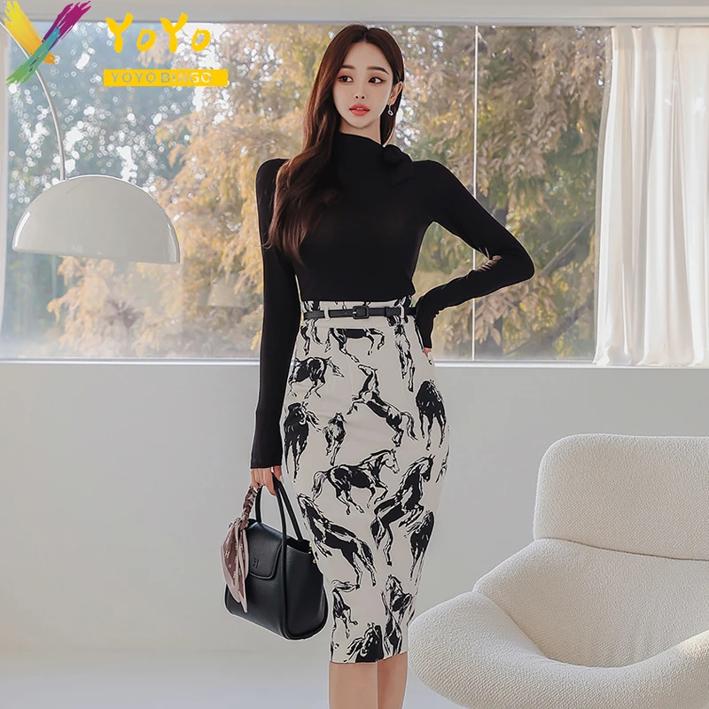 Женский деловой костюм черный топ с высоким воротником и длинным рукавом белая