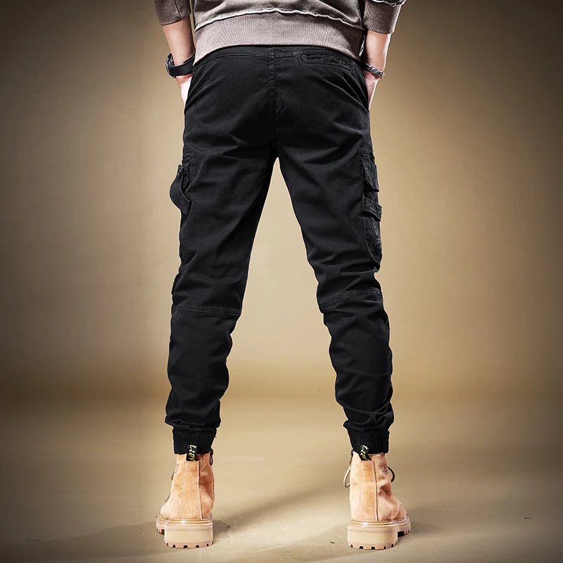 Рисунок 3 - Джинсы-карго мужские с множеством карманов