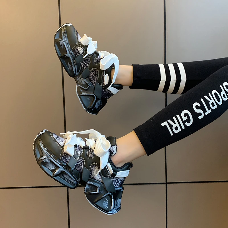 

Winter Fashion Casual Comfortable Height Increase Shoes Muffin Rocking Shoes Anti-Slip Hundred Take Female Shoes Cute Girls