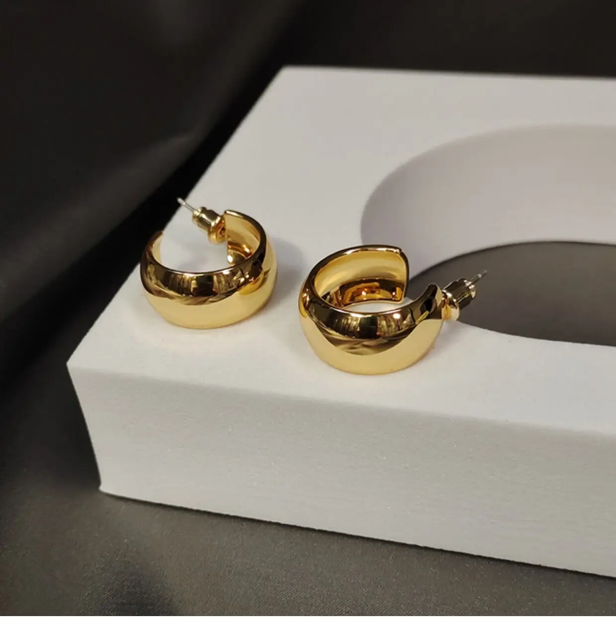 Женские серьги-кольца из латуни с блестящими серебряными вставками 18 К